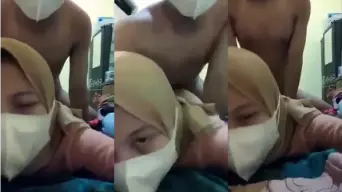 Cewe Jilbab Lagi Tiduran Kena Doggy Video by PornGo