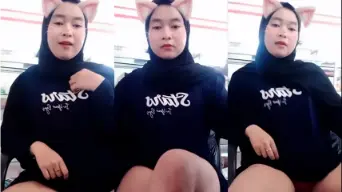 Jilbab Hitam Nakal Show Joget Video by simontok