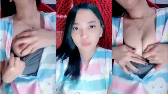 Wika Tiktokers Cantik Spill Puting Susu Video by simontok