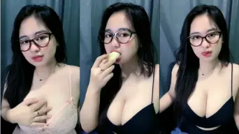 Imeyldaa Host Cantik Toge Bikin Penasaran Video by BebasIndo