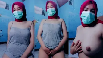 ABG 19Yo Jilbab Merah Joget Binal Video by SangeLink