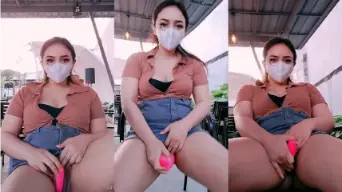 Ravicha Colmek Bergetar di Ruangan Terbuka Video by Kompoz